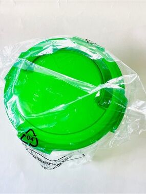 NWT LocknLock Reusable Food Container Green Lid